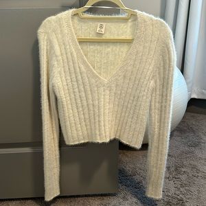 URBAN OUTFITTERS CROP SWEATER, Cream